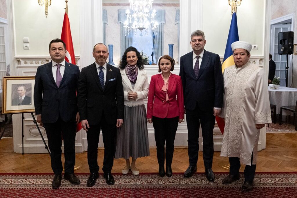 Başbakan Ciolacu, Büyükelçi Altan'ın iftar davetine katıldı