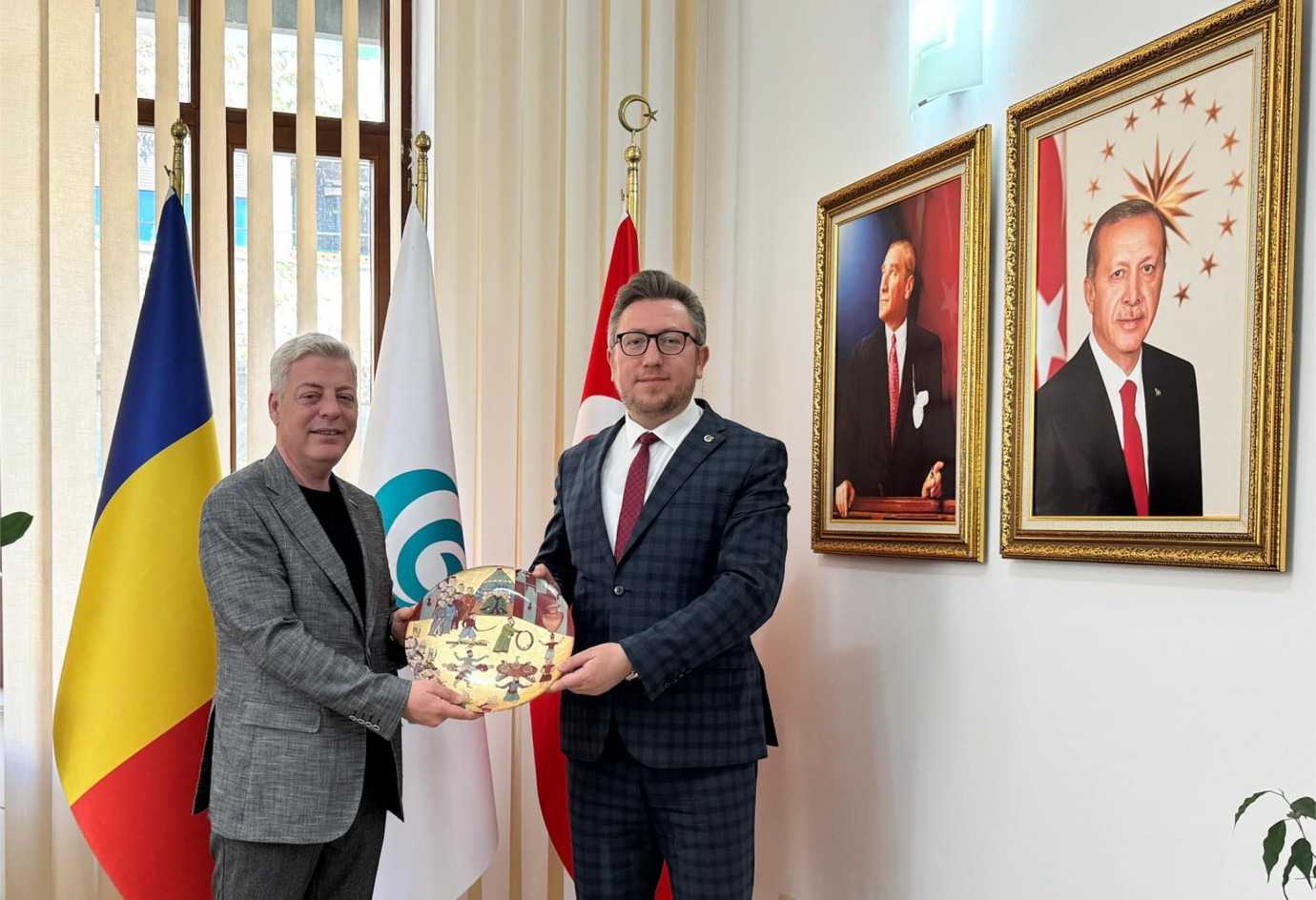 MÜSİAD Romanya Başkanı Cem Aksoy, YEE Müdürü Mustafa Yıldız'ı ziyaret etti