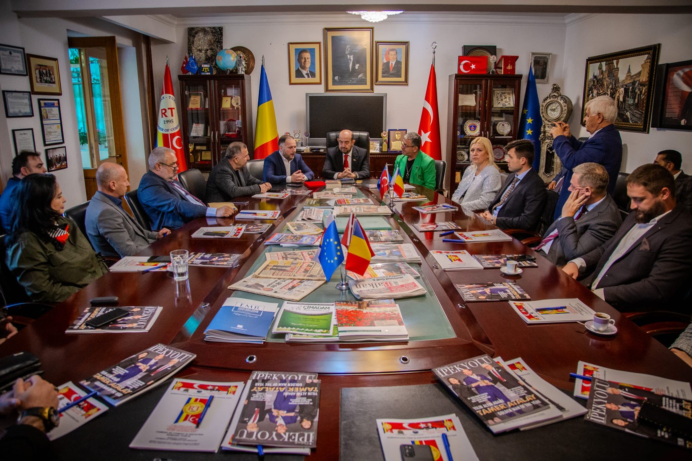 Sektör 2 belediye başkan adayı, Romanya - Türkiye Ticaret ve Sanayi Odası'nı ziyaret etti