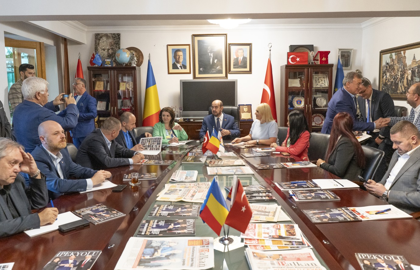 Senato Eğitim Komisyonu Başkanı Anisie, Romanya Türkiye Ticaret ve Sanayi Odasını ziyaret etti