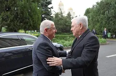 Güler, Bükreş’te Romanya Savunma Bakanı ile bir araya geldi